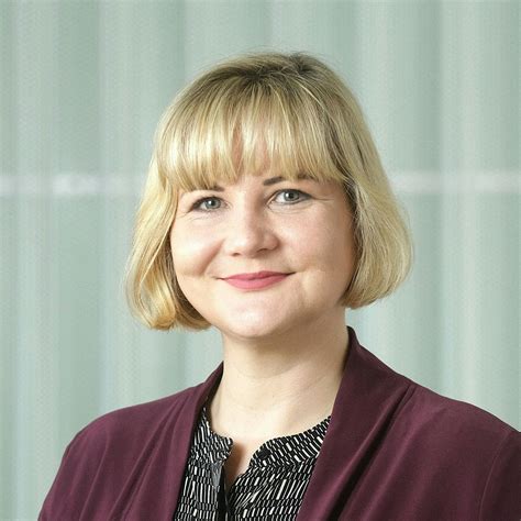 Schock im GNTM-Finale: Auf Krücken! Was ist mit Simone Kowalski?