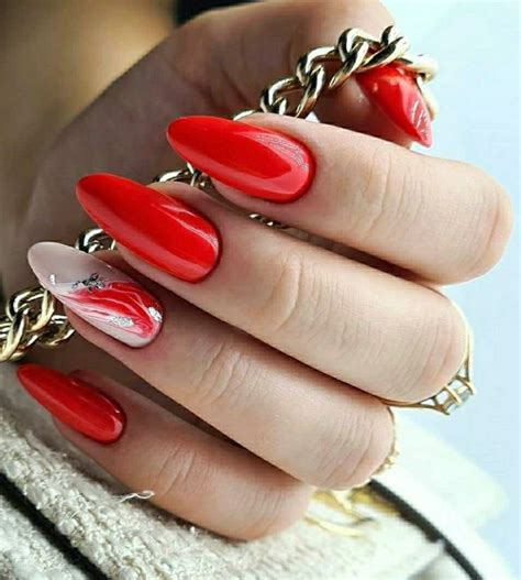 Маникюр-миндаль💅 | Glow nails, Gel nails, Red nails