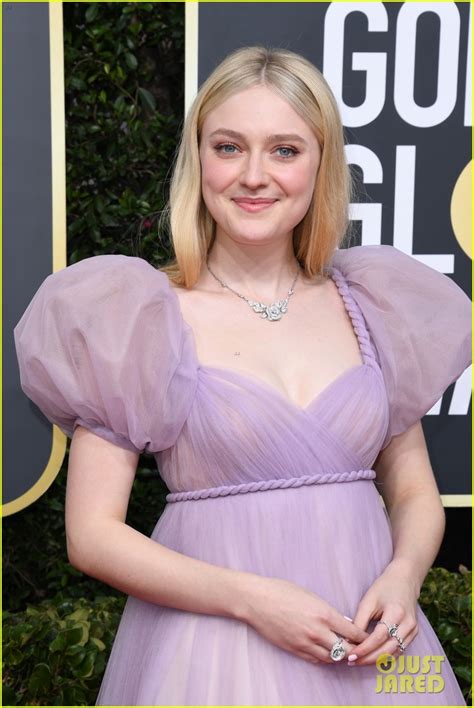 Dakota Fanning Looks So Glam in Her Lilac Gown For Golden Globes 2020 | Photo 1281302 - Photo ...