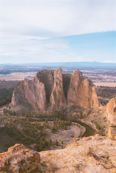 The Ultimate Guide To Smith Rock Hiking Trails - The Wandering Queen