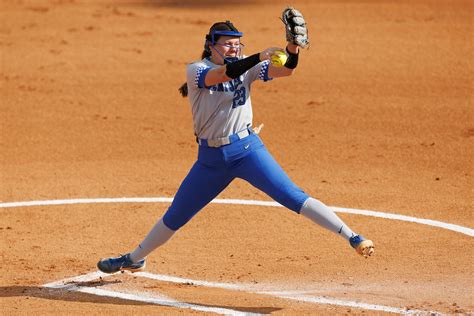 Kentucky-Eastern Kentucky Softball Photo Gallery – UK Athletics