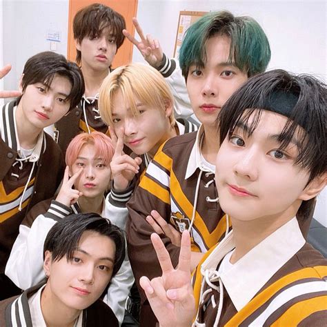 pin  sevde  enha  kpop guys dream boy extended play