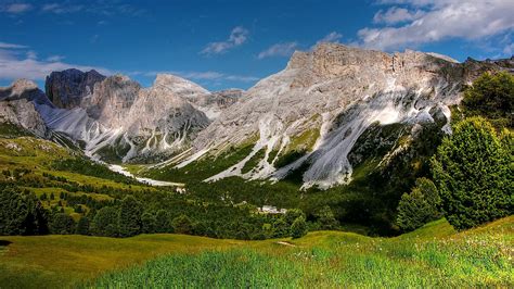 Wonderful Scene at Val Gardena - Dolomites [3840 x 2160] : wallpaper