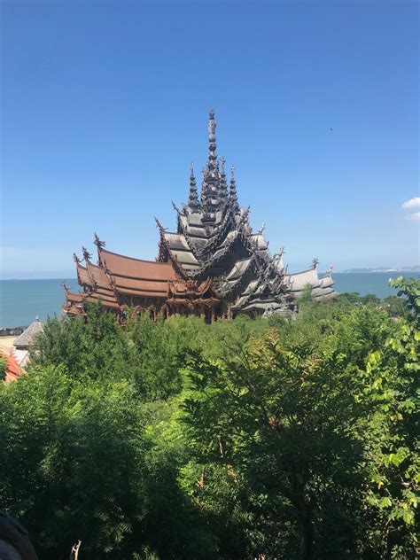 Pattaya, Thailand: Sex Tourism, Cheap Massages, and 6 Things to Do That