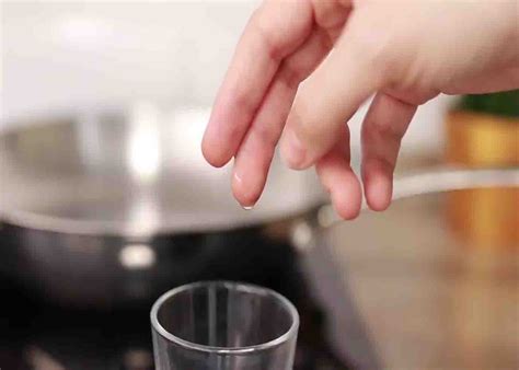 how to make a stainless steel pan non stick