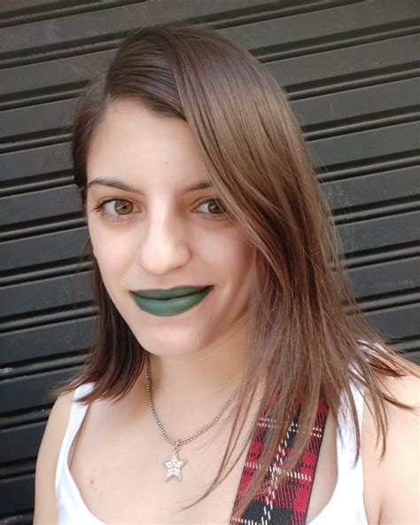 Yamila Schmies – Medium