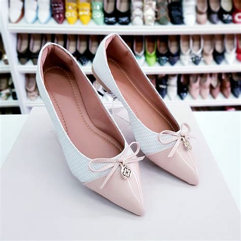 Sapatilha branca com nude - Clube das Sapatilhas