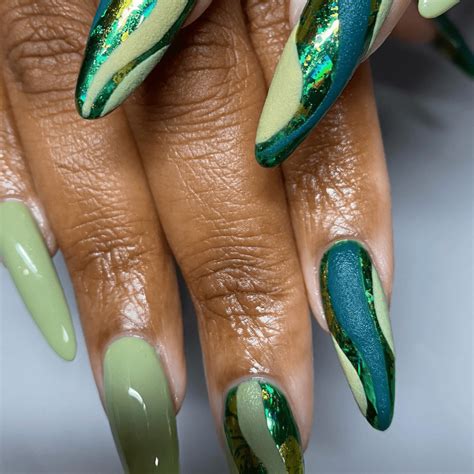 green nails ideas 12