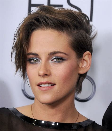 celebrities   pull  literally  haircut pixie slicked