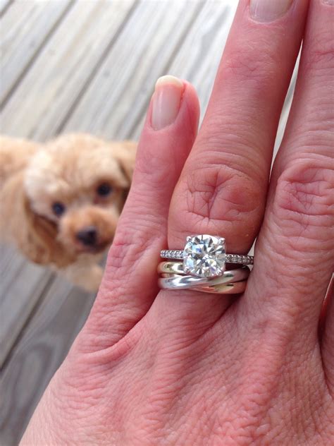 quiet wedding: Proper way of wearing wedding rings