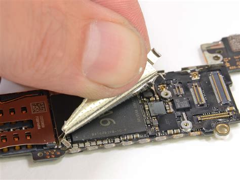 Apple poaching Broadcom talent as rumors of in-house baseband chip ...