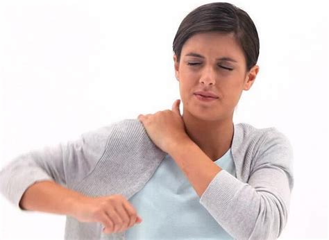 how to know if i pulled my shoulder muscle