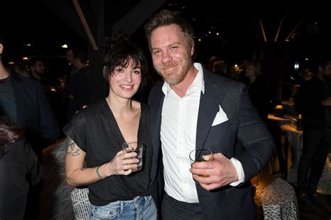 Lena Headey, a Cersei de 'Game of Thrones', se casa e recebe amigos da
