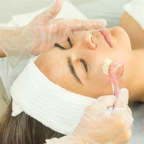 How to become a qualified skin therapist - Australian Beauty School