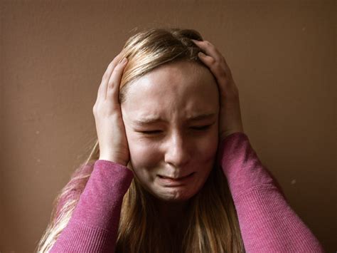 Numbness of the left hand - the most common causes and accompanying