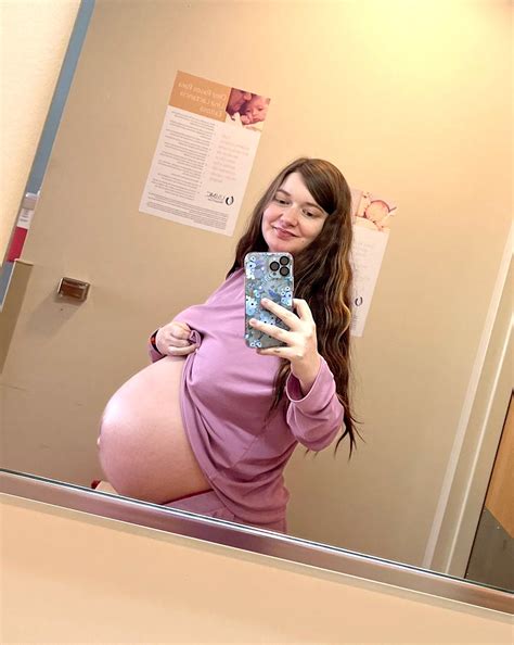 Quintuplets mom shares photos of her bump: 'It got pretty crowded in there'
