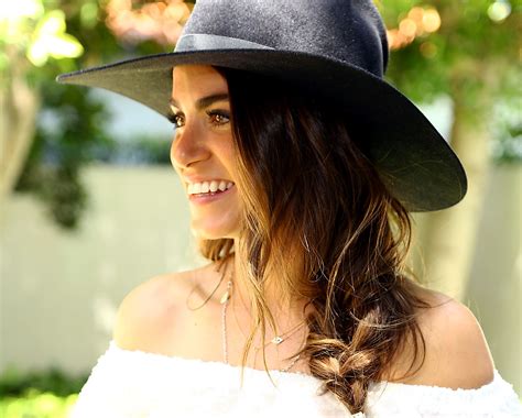Nikki Reed HD Wallpapers