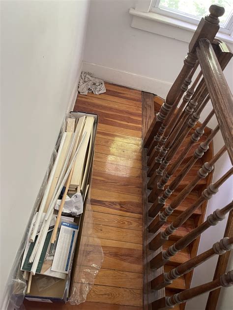 Whats best way to make this area look good with vinyl flooring? : r