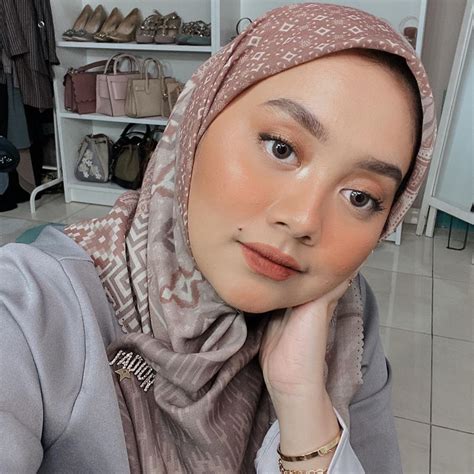 tips memakai hijab  cocok  wajah bulat bukareview