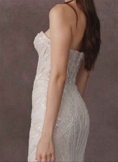 Sheath/Column Sweetheart Sleeveless Satin/Sequined Wedding Dresses