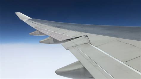 Qantas Boeing 747-400 Wing - SamChui.com