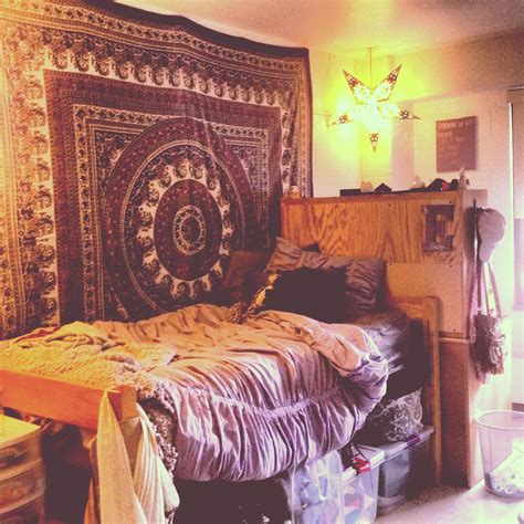 Cheap posters are the best way to decorate your dorm room fast 1