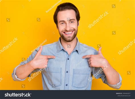 man pointing   images stock   objects vectors
