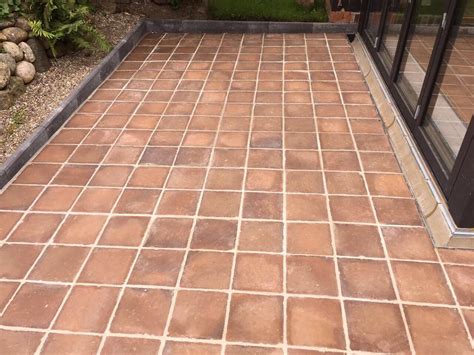 Terracottafliesen für die Terrasse - handgeformt