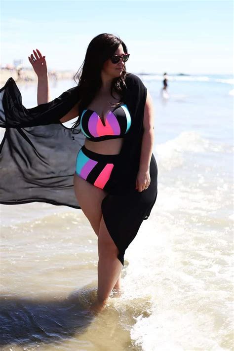 20 Gorgeous Beachwear Outfits for Plus Size Ladies This Year