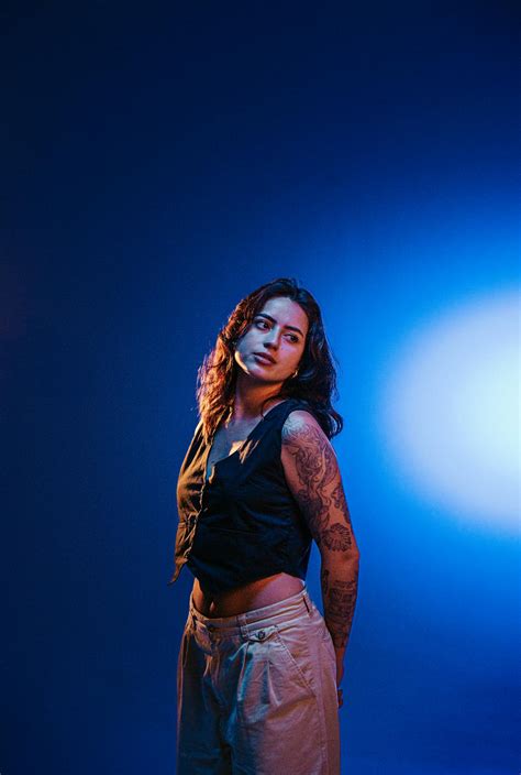 Women+With+Large+Breast+And+Protruding+Nipples Photos, Download The