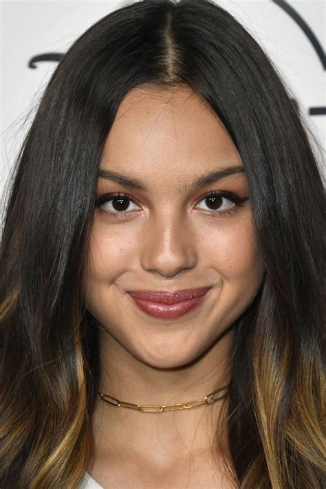 Fans Think Olivia Wilde Had Fat Removal Surgery After Seeing Social