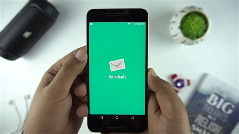 beware  sarahah    downloading  data