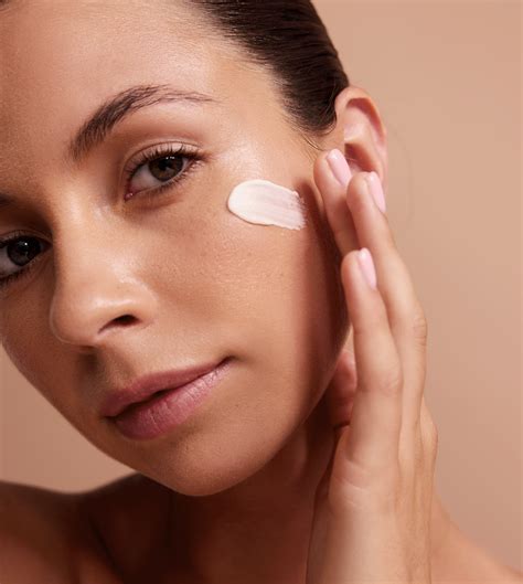 What Is Your Skin Barrier, and Why Does It Matter So Much? – al.ive body