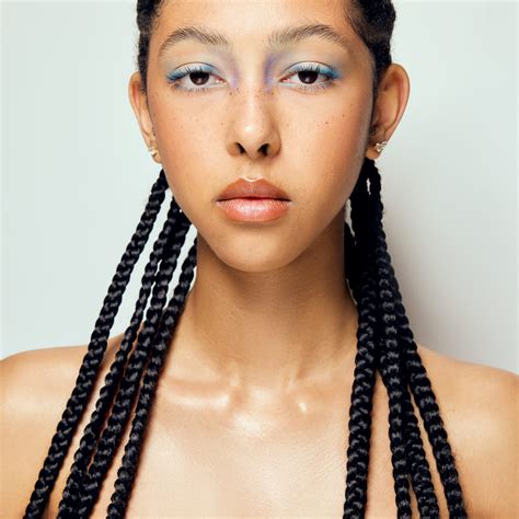 Critics explain the unique acting style of zechar bailey