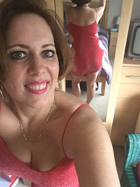 Curvy Claire on Twitter: "Sparkly red dress and a little bit cheeky…