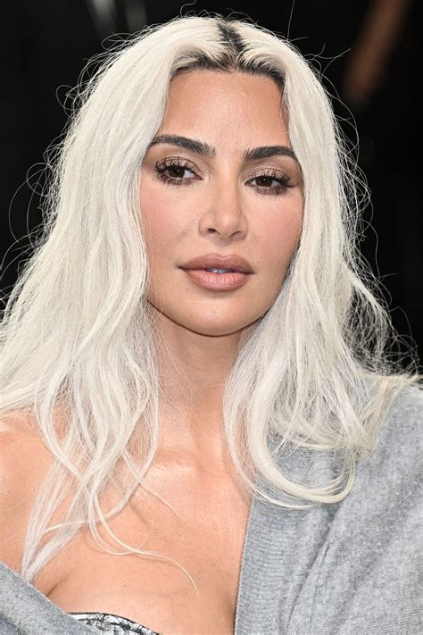 Experts Uncover The TRUTH: The Complete Guide To Every Kardashian's Age Image 9