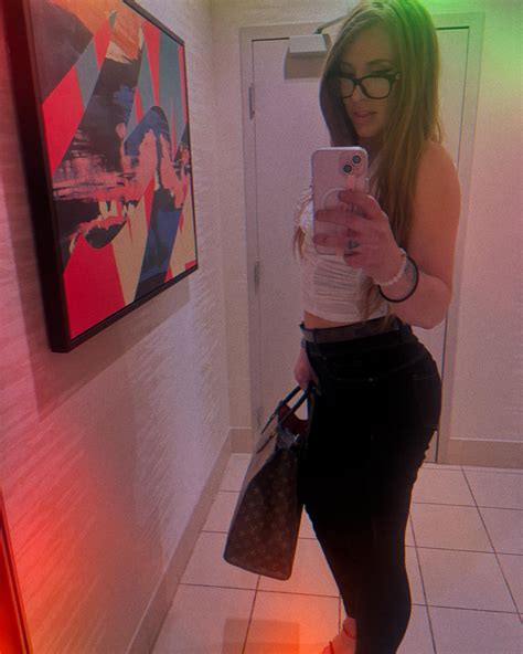 Tori/Victoria Taylor (@lowkeytorit) • Instagram photos and videos