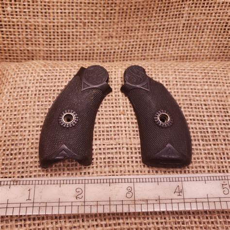Iver Johnson .38 Caliber Secret Service Special Damaged Grip Set | Old