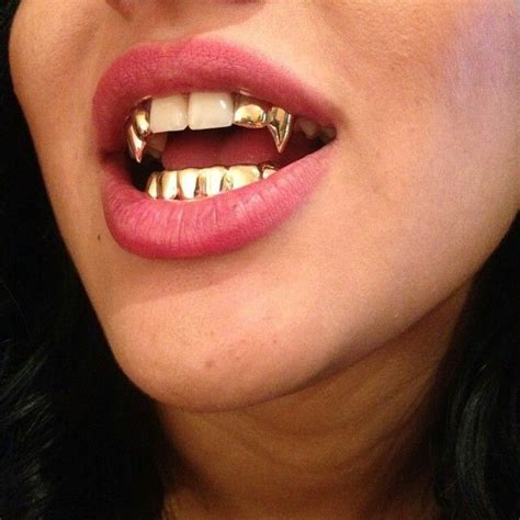 Pin von Sofii auf moda 2020 | Grills, Vampirzähne, Zahntechnik