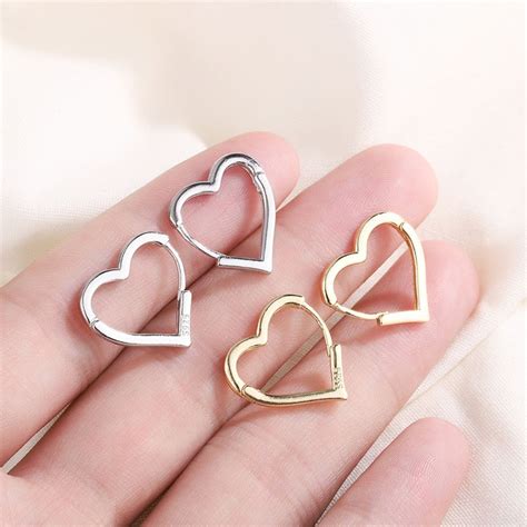 HEART HOOP EARRINGS (PAIR) – Ashlen
