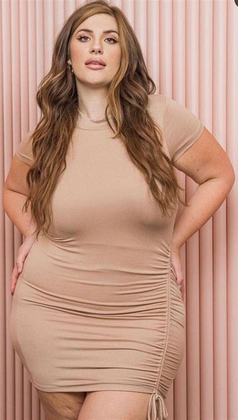 Brocke Barrows. | Curvy women fashion, Curvy model, Curvy woman