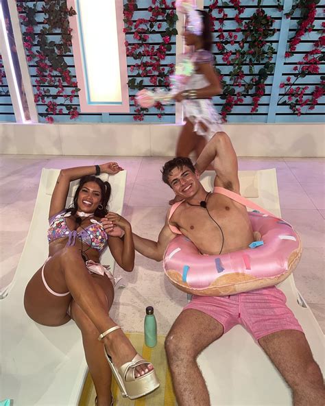 Valentina Rueda Velez's feet