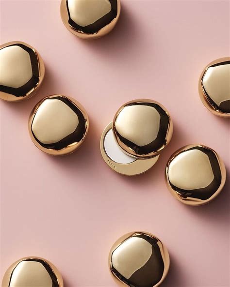15 Portable Solid Perfumes