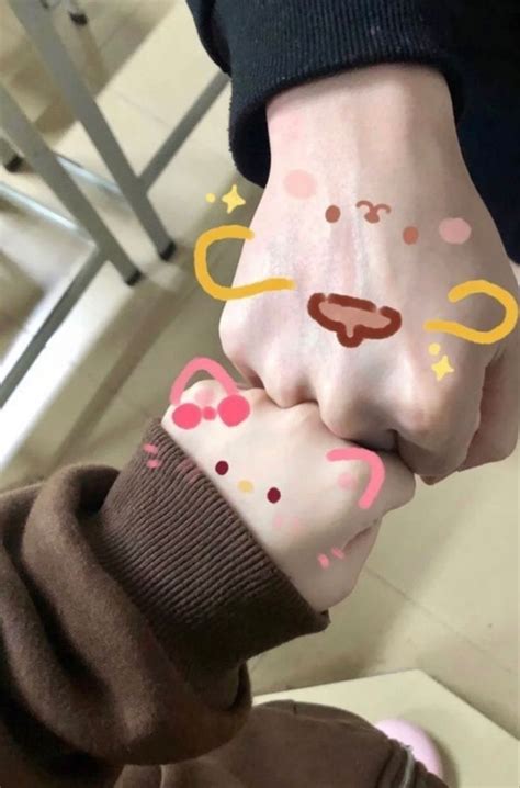 pin oleh  pose pemotretan