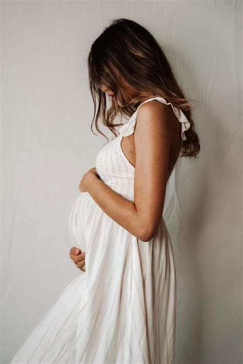 Diy maternity photos at home raquel mckinney – Artofit