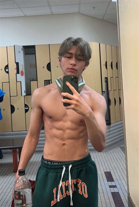 Oliver nsb | Hot asian men, Cute white guys, Cute asian guys