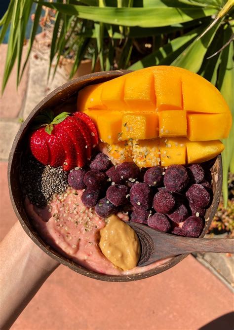 Fruit smoothie bowl | Yummy food, Food obsession, Healthy food motivation