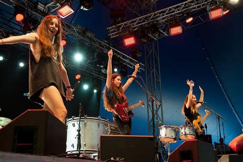 haim band wikipedia haim haim  female guitarist