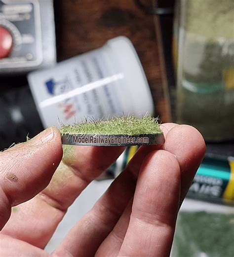 glue    static grass applicator