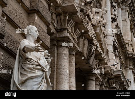 Cicero statue hi-res stock photography and images - Alamy